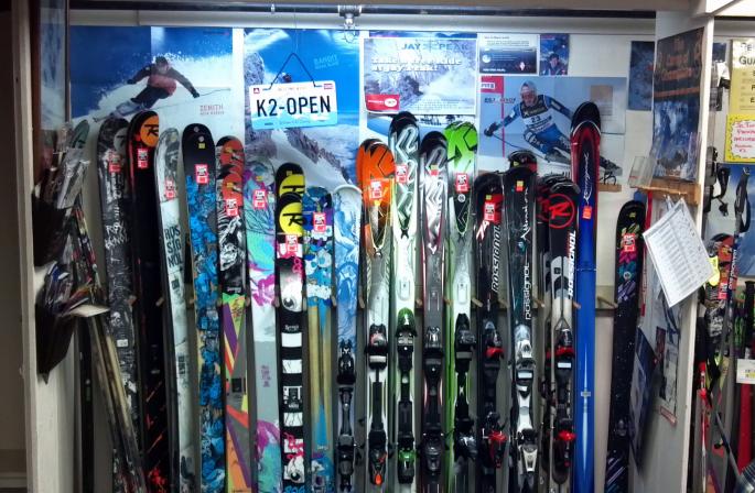 알파인 스키 선택 방법 - 산용 스키 선택 가이드 스키에서 이중 반경이란 무엇을 의미합니까?