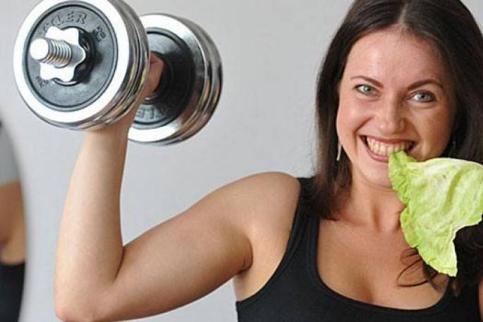 Kızlar için antrenman sırasında kilo kaybı için beslenme: menü Spor salonu için örnek menü